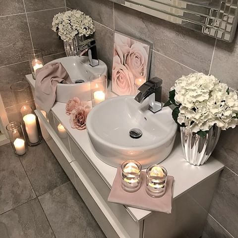 A bathroom sink just how we like it... EXTRA 💖💁
RP: @katrinelunde83
.
.
.
#lifestylefurniture⁣
#interior123 ⁣
#interiorstyled ⁣
#interior_and_living⁣
#interior_delux⁣
#interiorandhome⁣
#beautifulhomes ⁣
#beautifulhomesofinstagram⁣
#luxuryhomes ⁣
#homeinterior ⁣
#homedesign ⁣
#interiordesign⁣
#homedecor⁣
#homedecoration⁣
#homestyle ⁣
#homeinspiration⁣