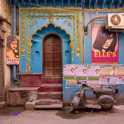 BEAUTY LOST IN PROGRESSION(3/12) ✖️Project documenting the damages to the collosal architectural beauty of city of Delhi.
Beautiful entrance archway covered by banners of shops with a old dilapidated scooter and broken stone flooring.
Beauty lost in progression is a photostory I started documenting in the year 2017.
The intent was to go, ‘Back to the roots’ and to understand the evolution of architecture in an Indian context due to the historical, cultural and social influences which shaped this progression. My fascination grew towards discovering and analyzing the multiple layers of a place, expressed through the cultural and architectural characters and thus understands its true identity.
One of the best places to examine this concept is Delhi which reflects a complex juxtaposition of the old city and the new city.
Looking back at the history of Delhi, it started with the seventh city of Shahjahanabad in 1648 by Shahjahan, the great Mughal Emperor.The planning and character of Shahjahanabad were efficiently designed from its inception to execution. However, the colonial reign saw a start to a mass depletion and negligence to its architectural identity. Cultural preservation is especially pertinent in post- independence India after the dominance of western influences. The rapid urbanization and infrastructure based development led to the questioning of the importance of conserving the old.
In the upcoming days I will uploading my photostory .
#archdaily #thespaceilike #archigram #anotherplacemagazine #allofarchitecture #architecture_masters #architecture_view #architecture_magazine #architecture_lovers #architecture_hunter #indianarchitecture #architecturewatch #architecture_best #architecturedose #architects_need #archidesign #architecturedaily #archidigest #designdaily #amazingarchitecture #architecture_greatshots #heritageofdelhi #elledecorindia #sodelhi #designboom  #natgeo #Ionelyplanetindia #natgeo #yourshotphotographer
Links to publication in Designboom: https://www.designboom.com/art/photo