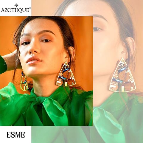 Esme Crystal’s mismatch earring.Fae inspired earring made with brass and Swarovski crystals from #EsmeCrystals exclusively at Azotiique.
.
.
.#azotiique #esme #esmecrystals #swarovski #jewellery #artificialjewellery #instagood #fireflies #beauty #ring #earrings #fashionjewellery #shooting #shoot #fashion #model #fae #lookbook #shopnow #mumbai #khar #supermodels #instalove #mood #black #night #photooftheday #weekend #instalike