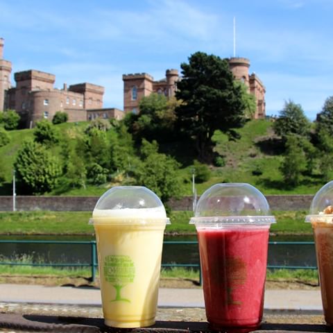 It's a B-E-A-UTIFUL day here in Inverness at a whopping 26 degrees ☀ Cool off with a delicious frappe with a view! Which would you choose? 🥭Mango Coconut
🍓Mixed Berry
🍬Caramel
.
.
.
.
.
#frappe #summer #icedcoffee #Inverness #matthewalgie #view #castle #Invernesscastle #Inspo #travelinspo #drink #cafe #travel #sunshine #instalike #summertime #yum #bluesky #roomwithaview #summerbreeze #frappuccino #mangococonut #caramel #chocolate #coffee #berries #scotland