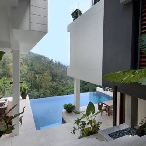This is the wonderfully sited house by Be-Landa House by 29 Design in Malaysia. 
What do you think of that view? 
@projective_dm .
.
.
.
.
#modernarchitercture
#architecture 
#modernhomes 
#beautifulhouse
#designbuild
#housedesign
#residentialdesign
#interiorlovers
#modernhome
#luxuryrealestate 
#moderndesign
#instahouse
#luxuryvilla
#beautifulhome
#exteriordesign
#house
#home
#homes
#interiordesign
#homeinspiration
#interiorinspiration
#interior
#interiordesigner
#interior123
#archilovers 
#archidaily 
#arquitectura
#malaysia