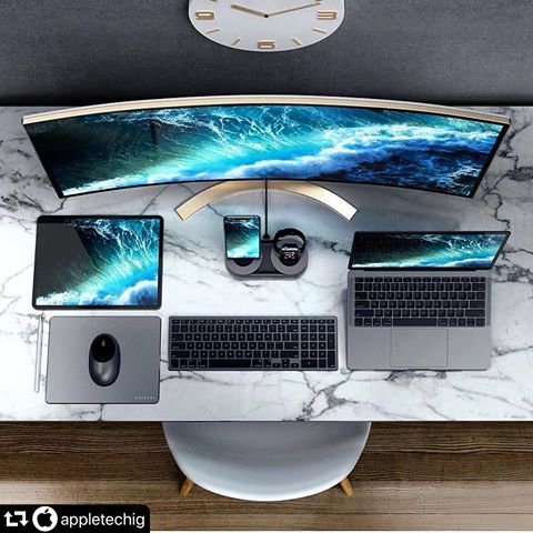 #repost @appletechig
・・・
Perfect harmony 😍😍
Did you liked this setup 🔥🔥
Rate this apple setup from 1-10?? What's your thought's on this??
Credits:@satechi
Comment below 👇👇
. 
Follow us @appletechig ⚠⚠⚠⚠⚠⚠⚠⚠⚠⚠⚠⚠⚠⚠
.
#apple #iphone #leaks #leak #iphonex #iPhoneXIR #iPhoneXIMax #tech #iphone2019 #technology #appleevent #ios12 #iphonexs #iphonexr #darkmode #iphonexsmax #oled #design #concept #applewatch #ios #ios13 #iPhone11 #iPhoneXI #red #ipadpro #digitalart #display