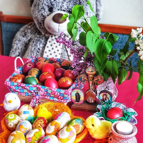 HRISTOS VOSKRESE 🐣🐇
Želim vam sreću, mir u duši i blagostanje u životu. ❤🐰🐥
.
.
.
#praznik #vaskrs #vaskrsnjajaja #vaskrsnjadekoracija #dom #porodica #sreca #happy #happytime #niceday