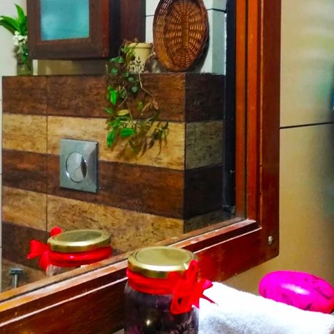 A glimpse of bathing area. More work to be done here though
#bathroomdesign #bathroom #bathroomdecor #instahome #interiorstyling #bohemianstyle #myrusticdecor #indoorplantsdecor #plantstyling #littlejoys #lifestyleblogger #myhousebeautiful #boldbeautifulhome #indianhomedecor #indianhomestudio #mirdorlife #tiles #tile #bathroomtiles