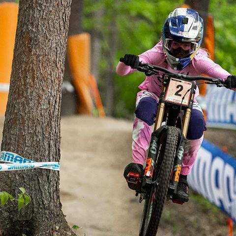 The two British women @tahneeseagrave and @rachybox battled it out at the first DH @uci_mountainbike World Cup in Maribor, Slovenia.
@tahneeseagrave would best @rachybox by 0.855 seconds to take the win and the leaders jersey heading into Fort William, Scotland in 6 weeks.
For more bike related content and exclusive behind the scenes coverage head over to 👉🏼 @ridefoxbike
// #ridefox #mtb #uciworldcup