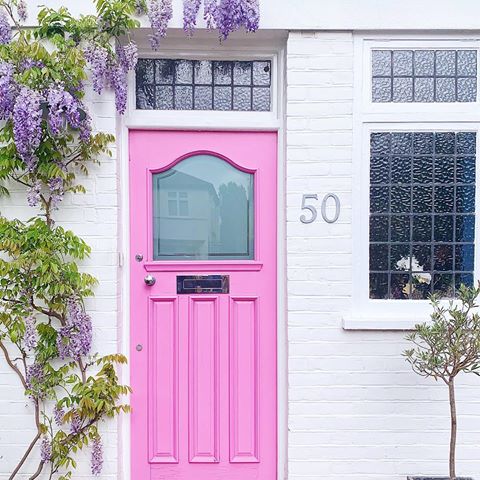 I know I said more is more in my last wisteria post, but sometimes a little is all you need. Said the lady who just ate 4 giant oatmeal chocolate chip cookies.
.
.
.
#elledecor #mysecretlondon #ilovelondon #toplondonphoto #prettycitylondon #prettylittlelondon  #mylondon #thisislondon #doortraits #london_only #mydarlinglondon #wisteriahysteria #housesofldn #visitlondon #pinkflashesofdelight #dspink #HBcolor #Ihavethisthingwithpink #abmlifeiscolorful #pinkinmyfeed #colorcolourlovers #thatcolorproject #millennialpink #allpinkeverything #pinknation #pinkish #pinkpinkpink #mytinyatlaslondon #pinkdoor