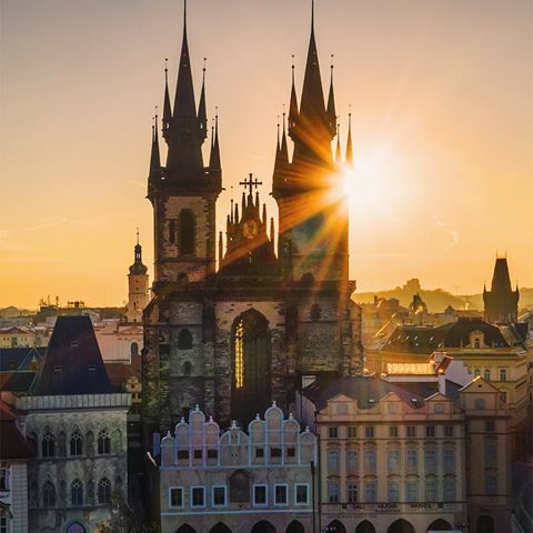 Morning in Prague 🇨🇿. .
.
.
.
————————————————
🏜Приглашаю в фотопоход в Карпатах. Даты: 13/07/19 - 20/07/19. Детали фототура: https://phototours.pro/tours
📤Пишите вопросы в Direct.
————————————————
.
.
.
#aerial #charlesbridge #prague #praga #praha #oldtown #czechrepublic #repúblicacheca #českárepublika #staréměsto #oldtownsquare #praguestagram #aerialview #dronephotography #drone #dronegallery #dronewow #dji #djiglobal #mavicpro #mavicpro2 #dronelife #instaprague #Czech #praguestagram #prague #praha #Прага #czechrepublic #czechia #pragueworld #aroundprague #wonderful_prague