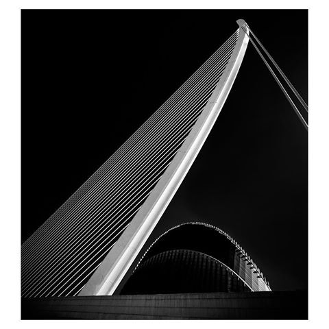 Glowing Harp
.
.
.
#blackandwhitephotography #infraredphotography #Valencia #architecture #fineart