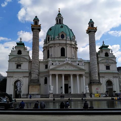 Католическая церковь Карлскирхе в Вене
#Карлскирхе#Karlskirche#Вена#Австрия🇦🇹#Vienna#karlsplatz
