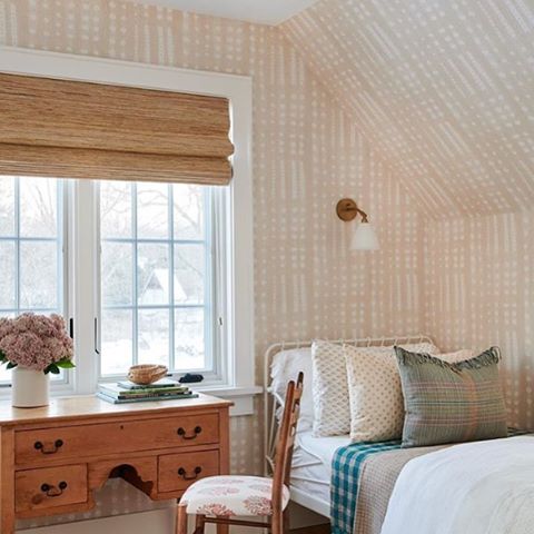 Okay, there are many things to love about this photo, but most of all it’s a study in what to do with the SLANTED CEILING SITUATION! Is it a ceiling or a wall? Treat it like a wall!! Give it the same love and attention. Wrap it up in beautiful pink wallpaper. Thanks @amberinteriors and @shoppeamberinteriors for the inspiration! -
-
-
#ihavethisthingwithwallpaper #wallpapers #wallpaper #interiordesign #interiors #interiorspaces #shoppeamberinteriors #atticbedroom #attic #tinyhouse #tinyhomes #bedroomdecor #bedroomideas #bedroomdesign #designinspo #designinspiration #designideas #interiorlovers #inspohome #pocketofmyhome #pursuepretty #ihavethisthingwithpink