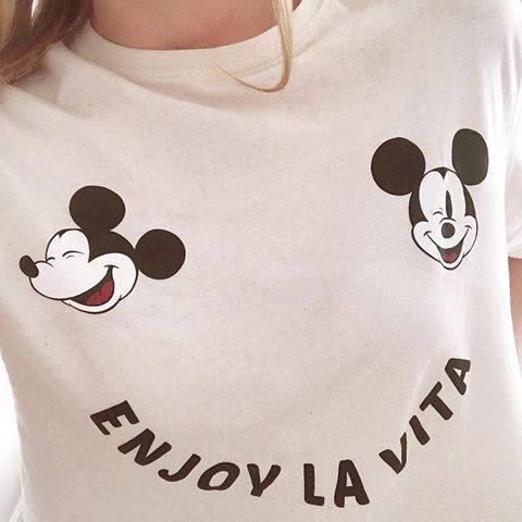✱ Doin just what my Disney tee is telling me to do and enjoying my Friday la vita in the office this morning✨
I’ve always been a big Disney fan as long as I can remember. Since about the age of 5, I was forever doodling Disney characters and I always told people at school that I would become an animator in one of their films 🙈 (that dream job hasn’t quite happened just yet but there’s still time right?) Not sure my little animations would quite make the cut, but it’s still important to push yourself and learn new techniques and software. Something you have to do in order to grow and develop your craft. I’m excited to get stuck into some more GIF designs today. I hope you all have a lovely Friday whatever you’re up to ✨