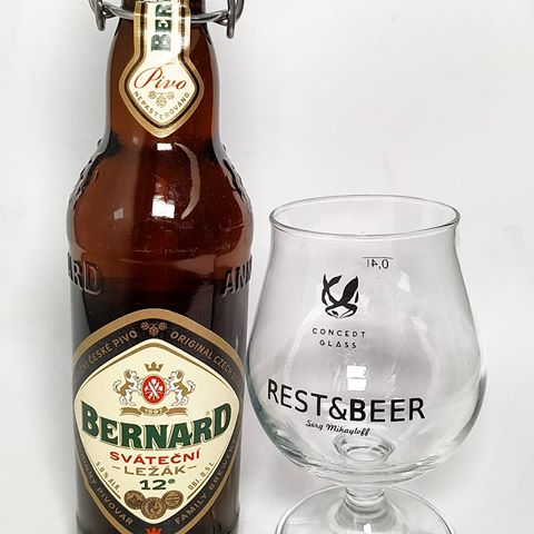 #bernard #bernardpivo #beer #beers #beerstagram #instabeer #beergram #beergasm #drinkstagram #beertime #beerlife #beerphoto #beergeek #beerblog #beervlog #beertour #czechbeer #czechrepublic #beercraft #пиво #пивнойобзор #belgium🇧🇪 #belgian #belgianbeer #belgiumbeer #america #americanbeer #beergarden #piwo #cerveja