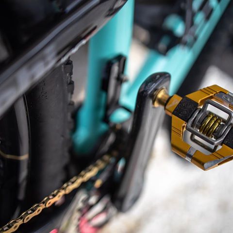 Light, durable, and ready to battle 🏔🏁 Tap the image to learn more about our #candy11 pedals ✌🏻// 📸- @mmondini_photo #weridecb #crankbrothers #mtb #bike #race #xc #trail #ride #cycling #mtblife #bikelife