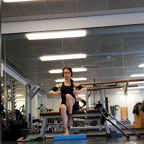 Never give up💪. First workout after surgery. Felt very silly with crutches in a gym. But nice to do something 😅
#annaol #ballerina #ballet #amsterdam #primaballerina #principaldancer #dancersbodyworkout #gym #recovery #workout #exersizes #dancerslife #nevergiveup #icandoit #instavideo 
#аннаоль #балет #балерина #амстердам