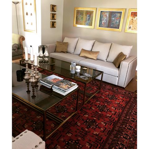 Keyifle çalıştığımız projelerimizden biri... Salon ve yemek odasından...
Designed by Ipek Toplu Bilgic 
#interiordesign #design #housedesign #designer #interiorarchitecture #interiorarchitect #designandlive #homeinspiration #color #livingroom #livingroomdesign #antiques #carpet #turkishpainter #ergininan