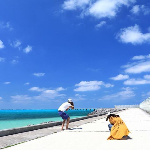 .
宮古に住んでても、思わず撮りたくなる
快晴の貸し切りコンディション😍
🙋🏽‍♂️👸
あと、よく聞かれますが
そんな僕は宮古に住んでません😂💦
.
@loves_okinawa 
#loves_okinawa 
#沖縄#宮古島 #海#miyakojima #sea#beautiful#beokinawa  #genic_mag #visitjapanjp #japanairlines #FlyJAL#IGersJP#wu_japan#lovers_nippon#bestjapanpics#team_jp#japan_daytime_view #retrip_nippon #東京カメラ部#写真好きな人と繋がりたい#ファインダー越しの私の世界#タビジョ#宮古フォト祭り#ジェットスター