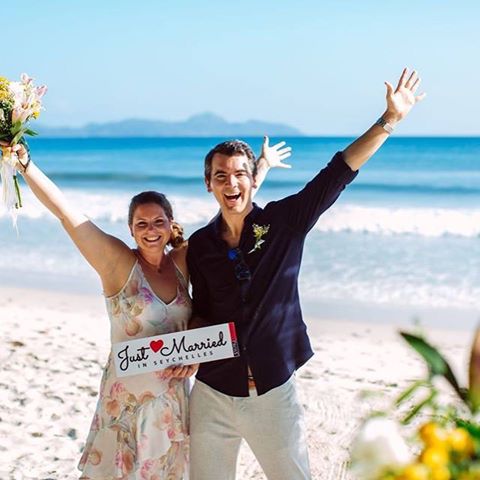 #wedding #beachwedding #weddingphotography #wedinseychelles #love #couple #brideandgroom #weddingceremony #sea #beach #beachlove #anniversary #weddingdecorations