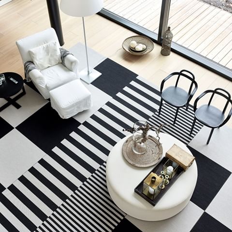 Squareplay carpet’s pattern consists of several squares. Diverse carpets can be placed side by side in order to create two or multicolored chessboard-like area. What an incredible design by @woodnotesdesign.⁣
⁣
⁣
⁣
#stylematters #squareplay #woodnotes #carpet #paperyarn #woodnotesdesign #design #interiordesign #exteriordesign #interiordesigner #homedecor #homedecoration #tatumcompany #tatum #blackandwhite #interiordesignmalaysia #interiordesignvietnam #interiordesignsingapore