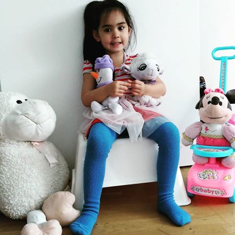 #kuscheltier #kleit #2019 #babygirl #kids #kidsroom #blau #stuhl #ikea #mickymouse #love #living #izmir #instagood #Duett #follow #sonntag