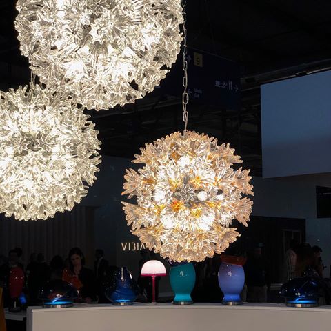 Stunning lighting at Euroluce 2019  was presented not only by beautiful new creations but also by what has already become classic, like this chandelier by Venini. 
#chandelierdesign #euroluce2019 #euroluce #salonedelmobile2019 #salonedelmobile #luxurylighting #lightingdesign #luxuryinterior #design #muranoglass #glassdesign #chandelier  #chandeliers #archiproducts #worldofinteriors #elledecor #interiordetails #luxurydesign #luxury #interiorinspiration #interior4you1 #luxurybrand