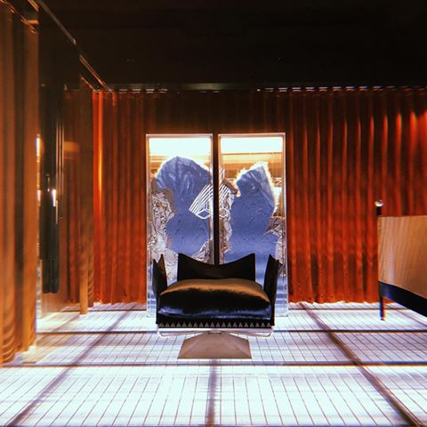 INTERSTELLAR - L'installazione di @dimoremilano all'Ex Cinema Arti per il Fuorisalone come 2001 Odissea nello Spazio di Stanley Kubrick. 🚀💫
DIMOREMILANO è sempre ♥️.
.
.
.
#dimorestudio #dimoremilano #dimoregallery #stanleykubrick #stanleykubrick #2001odisseanellospazio #fuorisalone #mdw2019 #milanodesignweek2019 #interiordesign #installation #art #design #arredamento #designdegliinterni