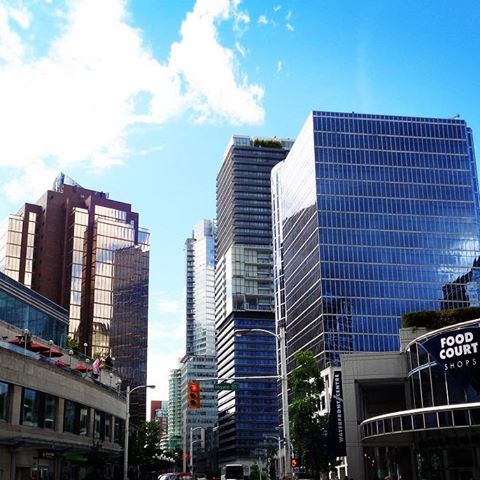 Vancouver 🇨🇦
.
.
.
.
.
.
.
#Vancouver #VancouverBC #BritishColumbia #Canada #VisitCanada #DiscoverCanada #LoveCanada #Downtown #Building #Buildings #Arquitecture #City #Cityview #Cityscape #Cityskyline #Skyline #City_Explore #Travel #Travellers #Travelingram #TravelPhotography #cityphotography #Travelgram #Instagood #PhotoOfTheDay #DowntownVancouver