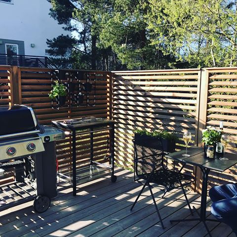 My new summer kitchen🤩almost ready... still waiting warm weather enough to put the tomatoes and pepper outside #summerkitchen #buildinsummerkitchen #myoutdoorkitchen #summer #scandinavianliving #outdoorliving #springlife #myhome