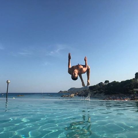 #calaratjada #sonmollsentits #2019 #landscape #pool #holiday #summer #backflip #skyandsand #water #landscapephotography #landscape_lovers #jump #flip #wet #earth #earthpix #photooftheday #igers #friends #vibes #nature #naturephotography #chill #relax #chillout