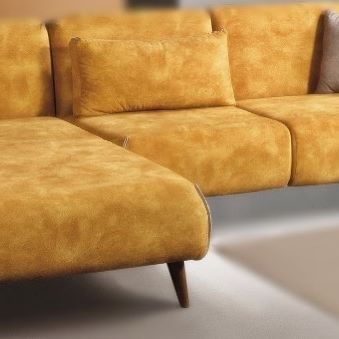 Kutna garnitura NO-NORA kao stvorena za vas. Dostupna i u drugim bojama 🥰😍
.
.
#designlovers #livingroom #sofa #drvodjelac #modernhouse #homedecor #yellow #moderndesign #housedesign #housedesign
