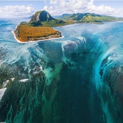 Have you ever seen an underwater waterfall? Le Morne Brabant on Mauritius island is one of Earth's most striking sights. 👌🌊 Keep tagging @oustidetv and using  #otvadventures for your chance to be featured! 📷: @fabouls x @bastienhere
.
.
.
#otvadventures #underwater #waterfall #indianocean #mauritius #journey #travel #thegreatoutdoors #oceanlife #natgeo #wondersofearth #outsidetv #goexplore #discover #getoutstayout