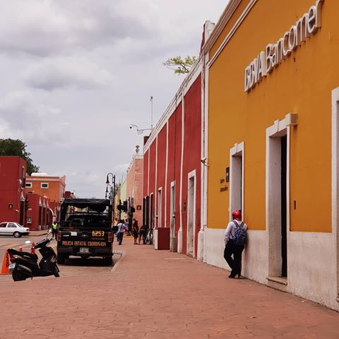 #valladolid #historicalcenter #mexique #mexico #yucatan #calledemexico #girlstrip #streetphotography