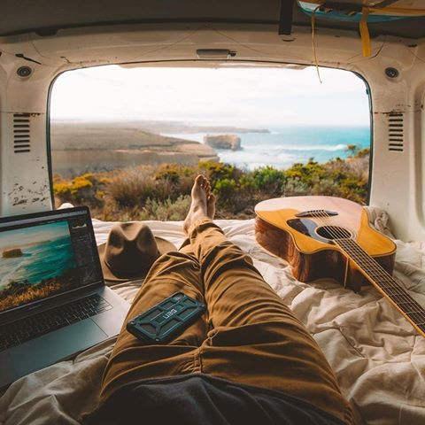 Living the van life here and listening to the sea waves 🌊 so soothing! ♥️ Tag who you'd be here with! @globaloutdoorsurvivalclub
..
📸: @kylekotajarvi #globaloutdoorsurvivalclub