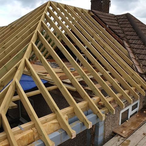 🔨Hand cut roof completed today🔨 There were a few obstacles on these one to overcome but we got there in the end. Purlins to follow next week once floor joists are in place 💪. #roofing #birdsmouth #handcut #hip #valley #steel #framer #framing #external #refurb #carpenter #carpentry #keepcraftalive #bespoke #carpinterior #renovate #design #exteriordesign design #festool #makita #remodel #renovation #construction #contractor #builder #woodworking #woodworking #instagood #instagram #nofilter #picoftheday