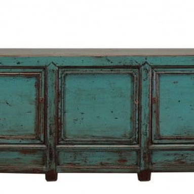 A antique long sideboard dating back to c.1920, hand-made from Chinese pine.  Now fully restored & hand- lacquered a vibrant turquoise, some of the original lacquer shows through the distressed finish which is topped with a beautiful clear top-coat to add shine.
http://ow.ly/oZI050rNP75
#turquoise #chinesefurniture #antiquefurniture #chineseantiquefurniture #oriental #chinesestyle #homedecor #homestyle #interiors #interiordesign #sideboard #storage #lacquered #distressed