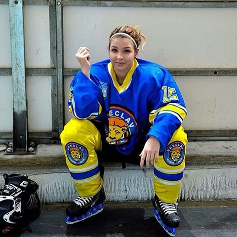 👌 Sabina (@sabinaduronova18 ) from the Czech Republic 🇨🇿 Sabina plays for HC Breclav |
✖✖ #holypuck #hockeylife #hokej #česká #czechrepublic #hokejs #hockey #хоккей #breclav #живихоккеем ✖✖ © : Posted with approval of @sabinaduronova18