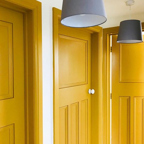 First house reno update in a while, life got busy and decorating stopped! I have painted all the top floor doors and architrave in India Yellow by @farrowandball !
Only on the outside mind, even my younger 2 boys won’t tolerate a yellow of any sort in their bedrooms. Swipe to see how funky the bathroom floor tiles look with this colour 💛 but ignore the fact that the landing floor is still just painted “temporarily”.
.
.
#mabelfox #farrowandball #indiayellow #1930shouse #1930shouserenovation #houserenovation #loftconversion #interiordecor #interiordecorating #blackandwhitetiles #realhomes #myhomevibe #interiormilk #myhousethismonth #myhomestyle #colourmyhome #rockininteriors #diyhomedecor #homedecorating #colourpop