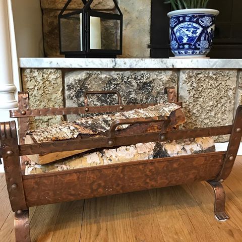 This vintage copper log holder I found this morning at an estate sale made this rainy, dreary day a little sunnier! The detail work is amazing, completely handcrafted in Canada. It’s the perfect addition to my newly renovated living room! #vintagefinds #copper #fireplacedesign #fireplacedecor #estatesalefinds #mixedmetals #handcrafted #madeincanada #logholder