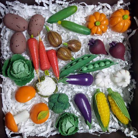 Овощи.. И три грибочка) Полимерная глина.
#полимернаяглина #овощидлядетей #овощиизполимернойглины #подарки #хендмейд #иркутск #развивашки #развивающиеигрушки