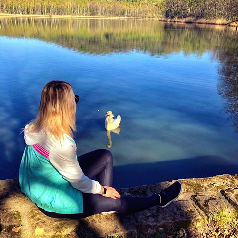 🦢
#nature #trees #water #lake #bluesky #sky #swan #beautiful #spring #day #trip #travel #blonde #girl #czechgirl #sunny #mood #igerscz #landscape #relax
