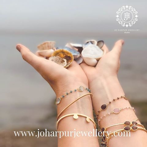 Summer is coming girls! We simply can't wait for the sun to arrive and spend time on the beach.
Our brand new collection of gorgeous bangles will certainly help kick off the new season!
www.joharpurjewellery.com
~
#joharpur #joharpurjewellery #beauty #jewellery #jewelry #sterlingsilver #gold #fashion #fashiondesign #swarovski #forwomen #justforme #design #jewellerydesign #lifestyle #instastyle #instadesign #instajewelry #kilkenny #kilkennyshop #kilkennygroup #Hynesjewellery #ireland #irish #irishentrepreneur #mumtrepreneur #womeninbusiness #womensfashion #giftsforwomen