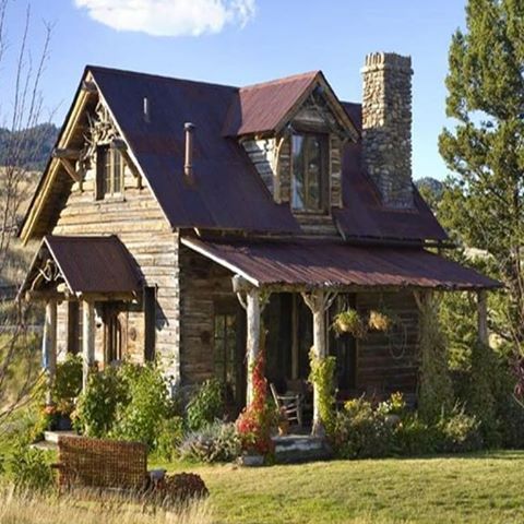 @off.the.grid.cabins 
@the.kindness.of.nature 
#🏡 #❤️ #bedroom #rustic #rusticbedroom #rustichouse #home #love #rusticdecor #inspiration #instagood #instalike #instadaily #swag #swagger #whitedecor #greydecor #rustichomedecor #decoration #interiordesign #farmhousestyle #farmhouse #farmhousestyle #cottagestyle #cottage #cozy #cute #bed #walldecor #woodsigns