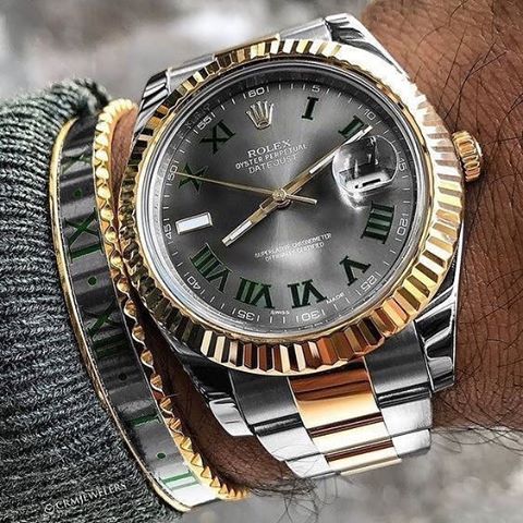 Rolex🤤
What is your favorite watch brand?
Follow us: @royal_gang150 
#luxurylifestyle #luxurytems #millionaire #billionaire #expensivetaste #expensive #luxurious #design #lifestyle #luxuryewelrydesign #jewelry #expensivetaste #thebillionairesclub #winecellar #winelover #winery #winestagram #wine #luxurylife #champagne #hypebeast #architecture #luxuryhomes #realestate #watch #rolex #gold