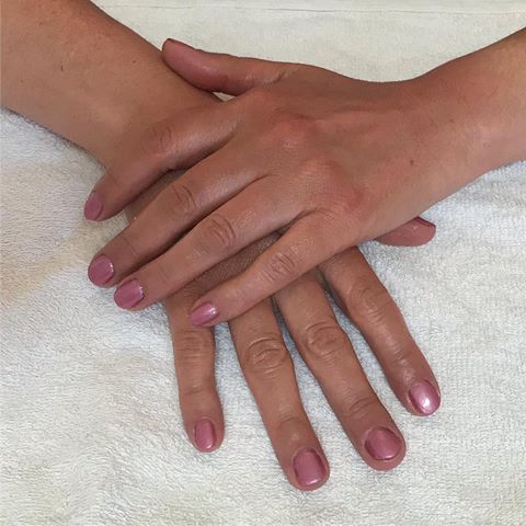 Donna’s spa manicure with pretty pink nail polish. 💅💕 @cyr.donna #enhancingestheticsbykrystal #yxe #yxenails #yxesalon #yxespa #yxeliving #saskatoon #saskatoonnails #saskatoonsalon #saskatoonspa #saskatoonliving #salon #spa #salonspa #nailsalon #esthetics #aesthetics #mani #manicure #spamani #spamanicure #nailpolish #pinknailpolish #pinknails #follow #followme