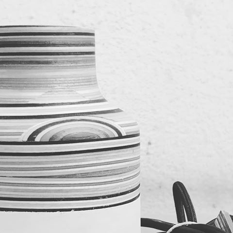 #wood #maple #design #diseño #skate #skateboard #recycle #recycled #recycledskateboard #coruña #lamp #lampara #deco #decorate #virutas #decorating #hechoamano #handmade #madera #arce #artesano #artesania #creativo #creador #iriderecycle #coruñasueve #instadeco #acoruña #madeingalicia