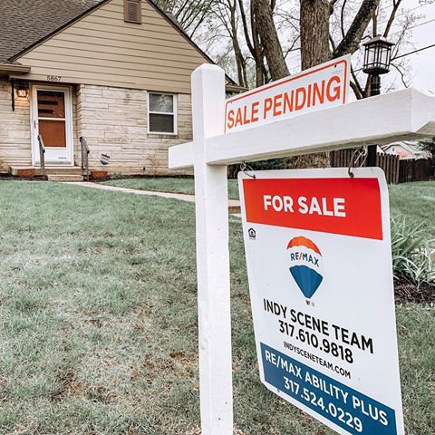 ✨A lovely site 🏡. Sale pending for our sellers in Canterbury!!! 🙌🏼 Happy Sunday for our clients and the buyers. 😄
.
.
.
.
.
.
.
.
.
.
#indianapolisrealtor #indianapolis #realestate #remax #homebuyer #homeowner #homebuyer #317 #realtorlife #blog #broadripple #indyhomes #meridiankessler #listings #listingagent #buyersagent #realtor #realestatelifestyle #snappsellsrealestate #wesellindy #wesellmidtown #indyblogger #houseandhome #bossmom #homeideas #instahome #canterbury #salepending