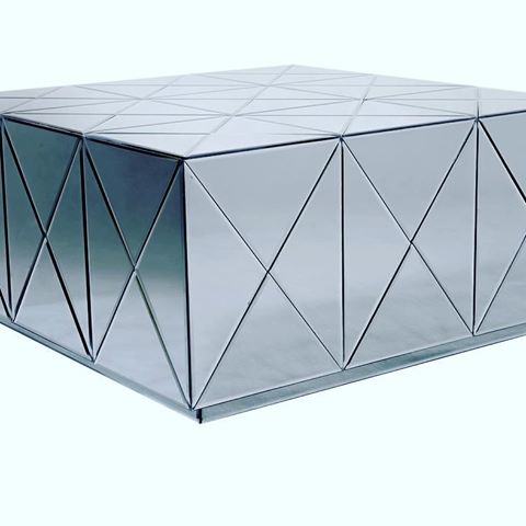 Bono interior design brings together fascinating collections of authentic products with a truly luxurious character. Classic and modern proposals are distinguished by their unmatched form and materials used.
Soho Smoke Grey Cube is something you have never seen before, Get a little wow factor. #glass #bedroomdesign #interiordesignlondon #alpacapillows #london #alpaca #coffeetable #livingroomdecor #interiordesign #designer