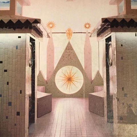 Put on your Sunday Best | Susanne Bartsch’s Legendary Boutique SoHo c. 1981 designed x Michael Kostiff
.
.
.
.
#susannebartsch #boutique #michaelkostiff #fashionicon #nightlife #clubkid  #designhero #designlegend #pastpresentfuture #interiorinspo #myinterior #decor #interiordesign #interiors #archilovers #ig_architecture #archidaily #interior_and_living #interiorstyling #alexpwhite #80sfashion #80sstyle