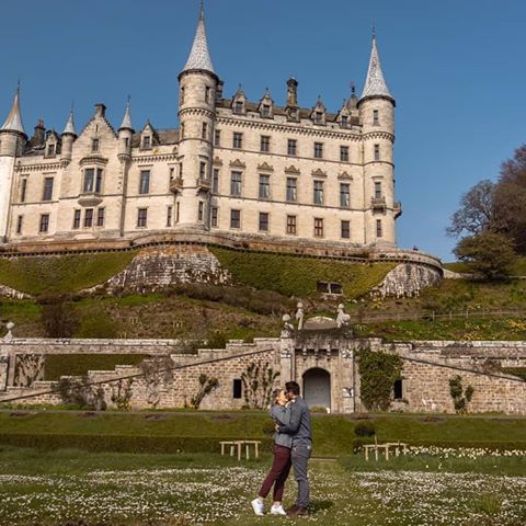 Prince & Princess 💕🏰 Ein würdiges Foto um Mal wieder bei Instagram aktiv zu werden... 😋
#dunrobincastle #dunrobin #explorescotland #nc500 #scotland #schottland #schottlandreise #vacation #roadtripping #happy #princessmoments #longtimenosee
