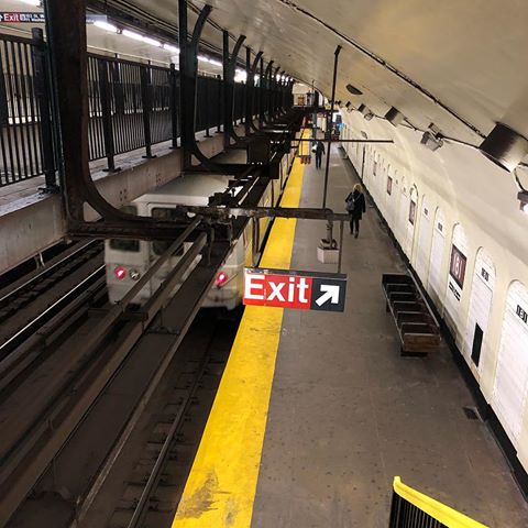 Stations on the old IND Eighth Avenue line (today’s A, C,E, B, D trains) have visual cues to help riders identify which stations they’re at as they move through the system. 🚇
The colors of the tiles change at each express stop, so you can better identify how close you are to your destination. All station above 181st St have burgundy tiles. Subtle but helpful! .
.
.
#passport2transport #urbanplanning #cityplanning #citiesforpeople #visionzero #sustainabletransport #mta #subwayfacts #washingtonheights #nyctransit #funfacts #subway