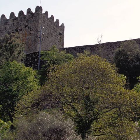 Castelo de Arnoia #photooftheday #fotododia #photo #photography #foto #fotografia #landscape #paisagem #instafoto #instaphoto #instadaily #nature #natureza #naturephoto #fotonatureza #naturephotography #travel #viagens #portugal #places #lugares #tbt